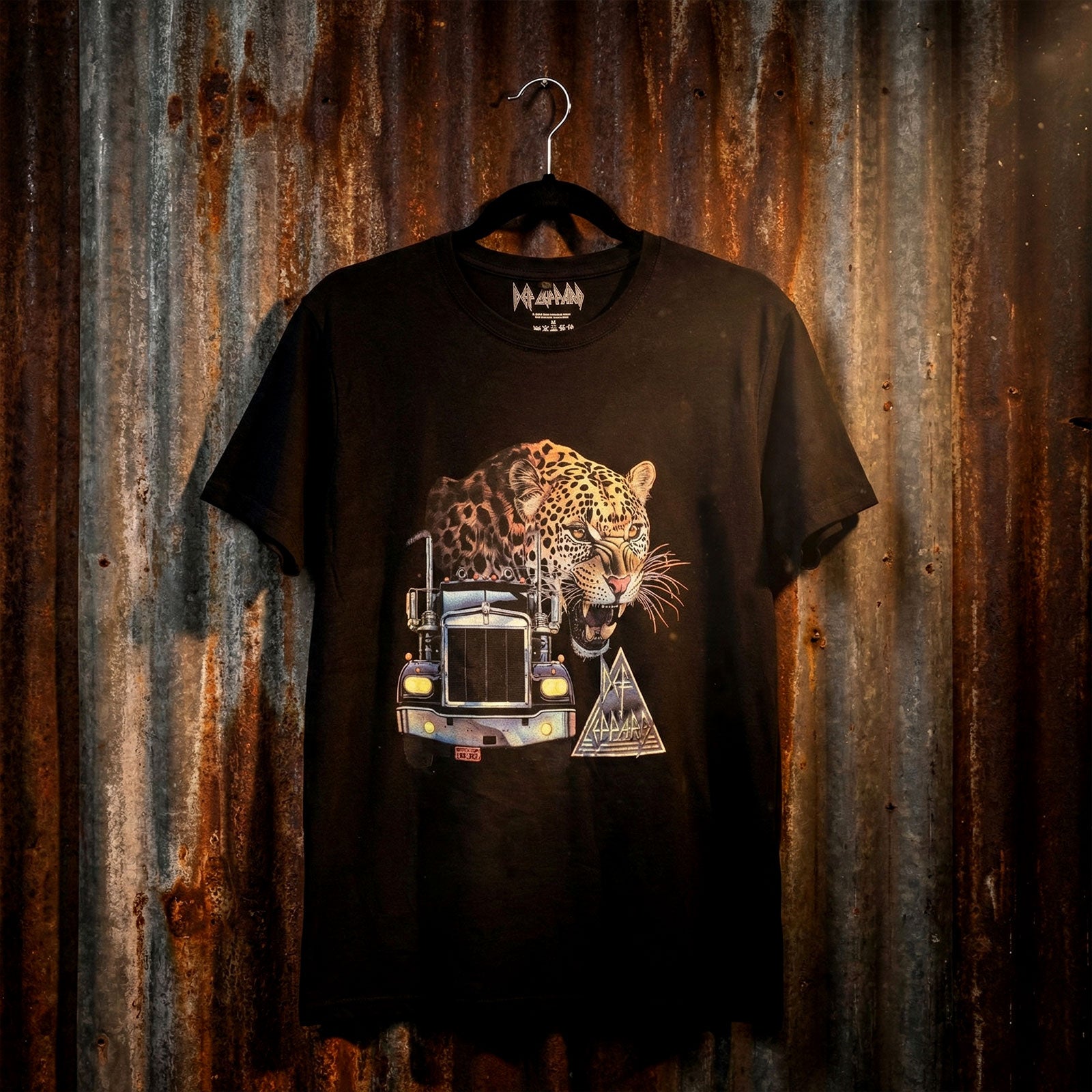 DEF LEPPARD Attractive T-Shirt, Truck