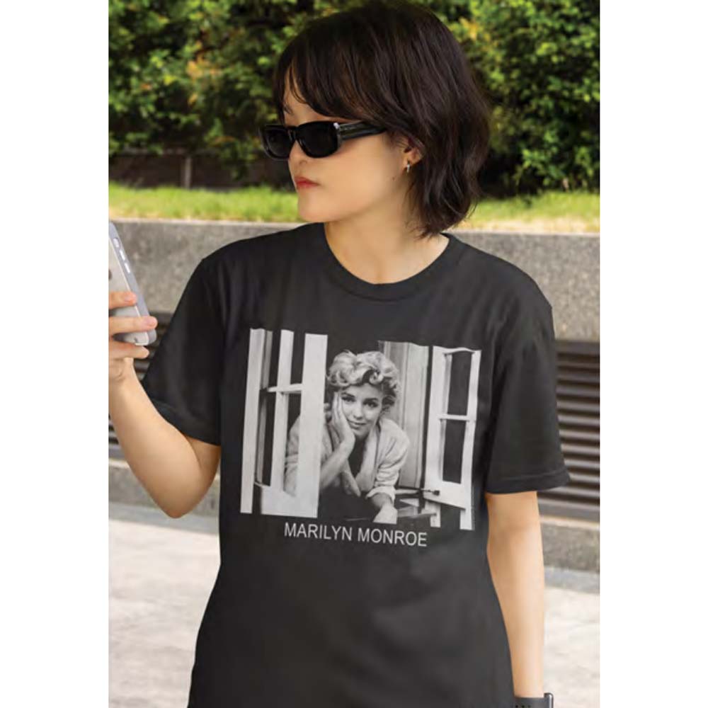 MARILYN MONROE Eye-Catching T-Shirt, LOOKING OUT