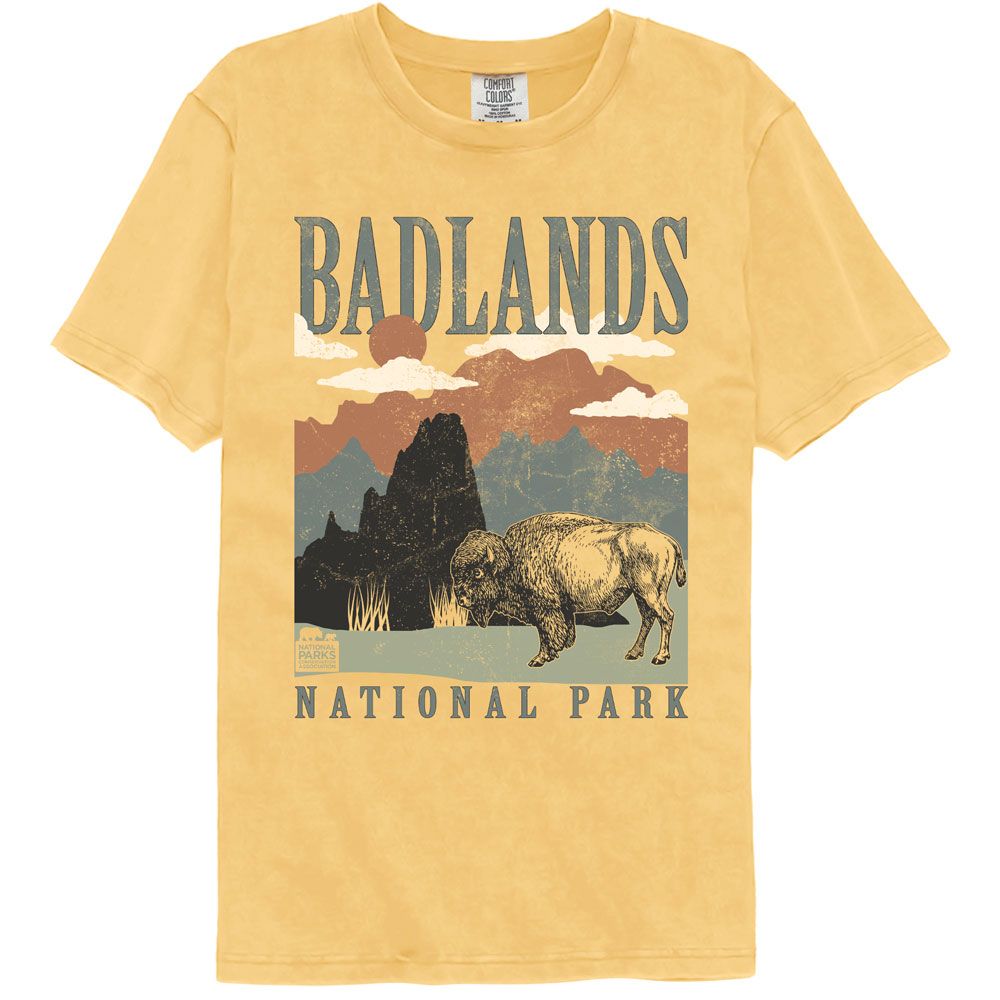 NATIONAL PARKS Eye-Catching COMFORT COLOR T-Shirt, BADLANDS MINIMALIST LANDSCAPE