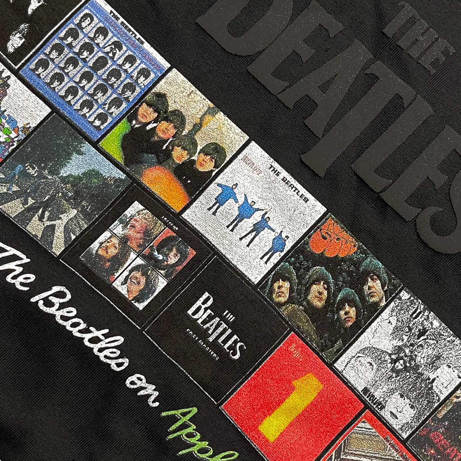 THE BEATLES Attractive T-Shirt, Albums On Apple